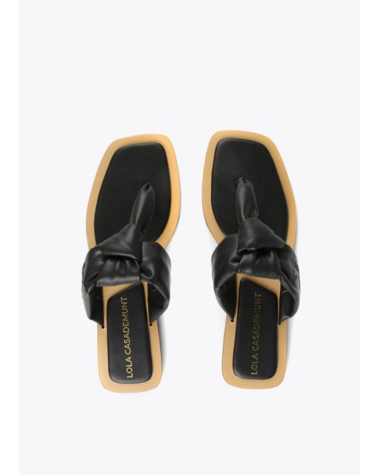 SANDALIA PLANA DE DEDO DE LOLA CASADEMUNT
