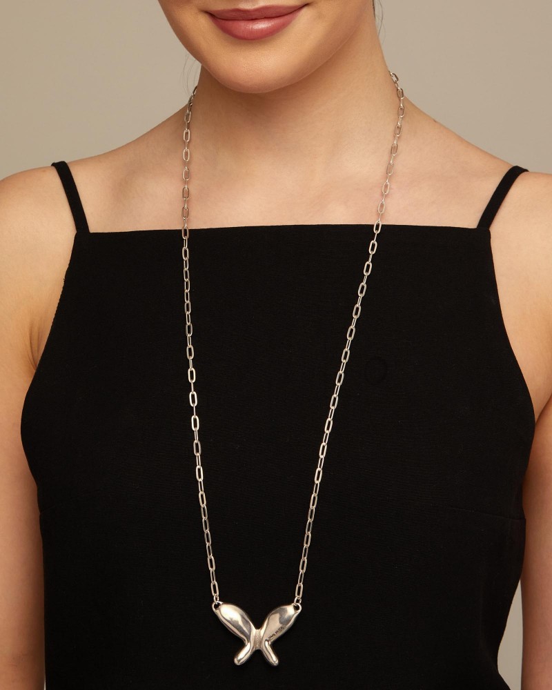 COLLAR LARGO CON MARIPOSA BAÑO PLATA DE UNOde50