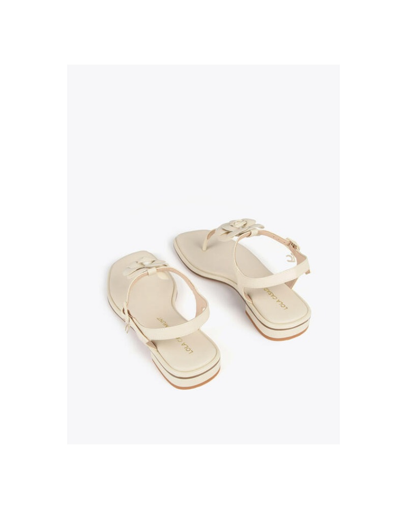 SANDALIA CON FLOR CRUDO DE LOLA CASADEMUNT