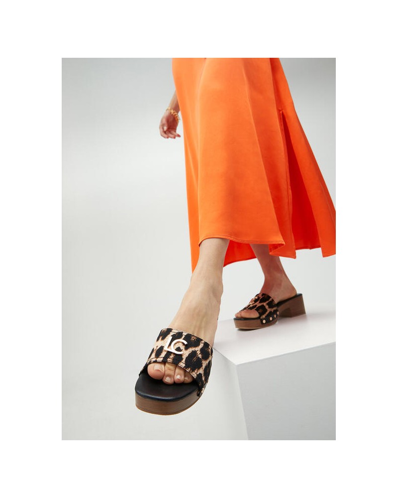 ZUECO ANIMAL PRINT DE LOLA CASADEMUNT