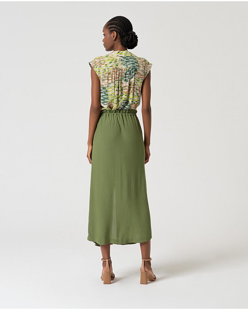 FALDA CON CINTURA AJUSTABLE DE SURKANA