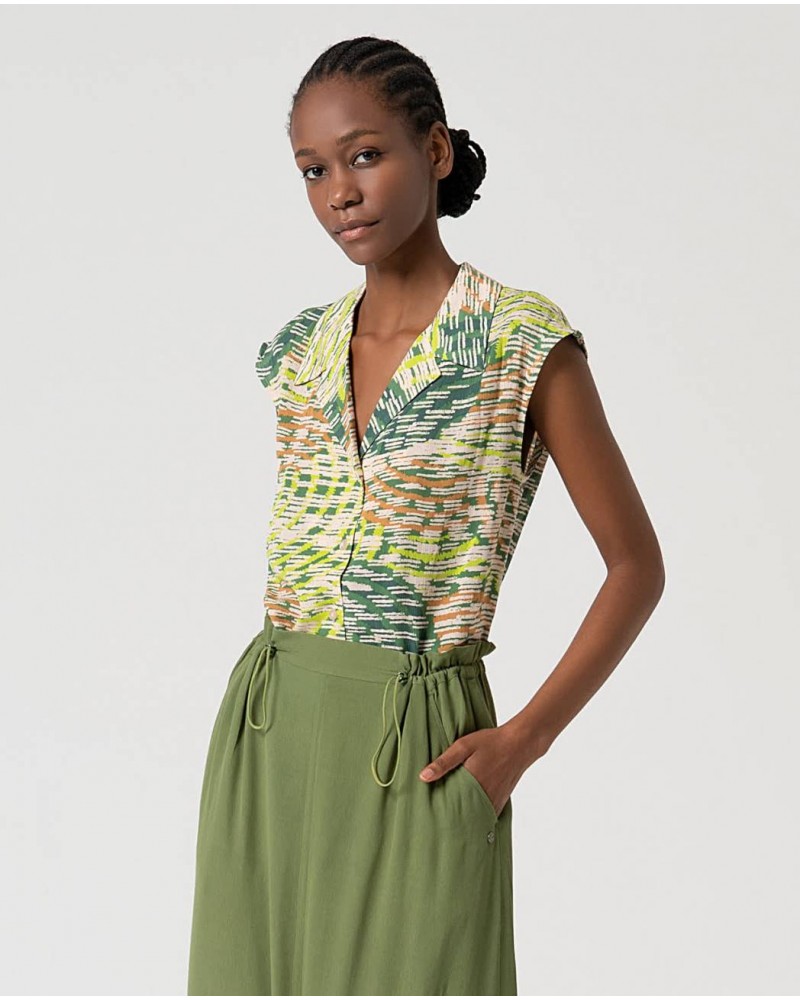 FALDA CON CINTURA AJUSTABLE DE SURKANA