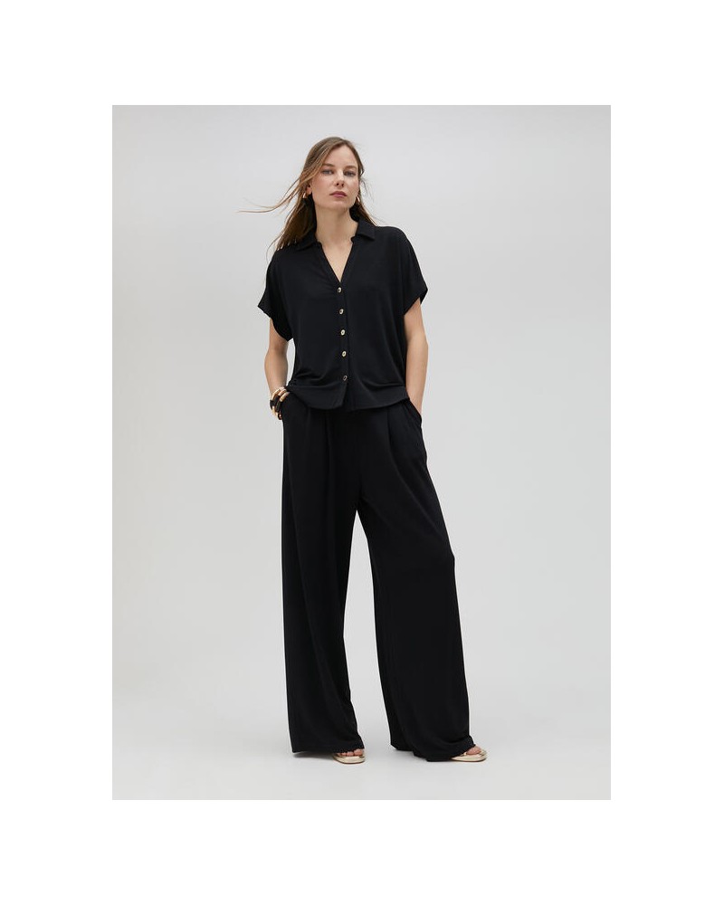 CAMISA NEGRA BOTONES DE LOLA CASADEMUNT