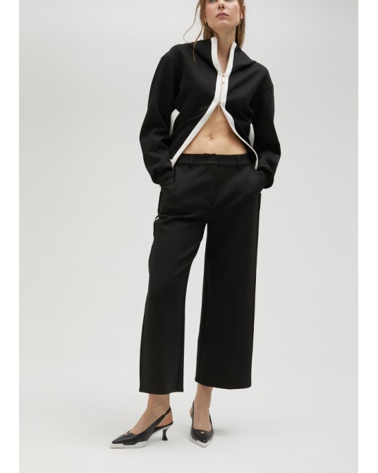 PANTALON NEGRO CON DETALLE BLANCO DE LOLA CASADEMUNT