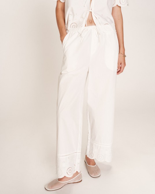 PANTALON BLANCO CON BORDADO DE GRACE AND MILA