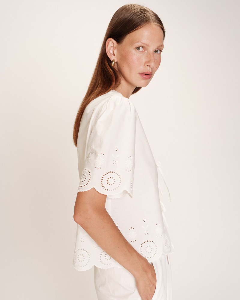 BLUSA BLANCA CON LAZOS DE GRACE AND MILA