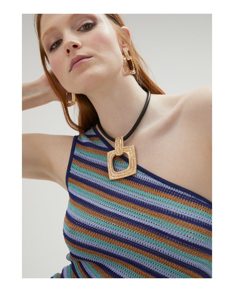 COLLAR CON COLGANTE DORADO DE LOLA CASADEMUNT