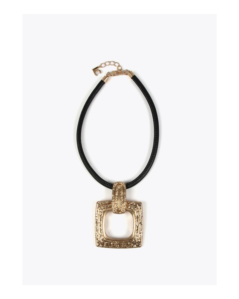 COLLAR CON COLGANTE DORADO DE LOLA CASADEMUNT