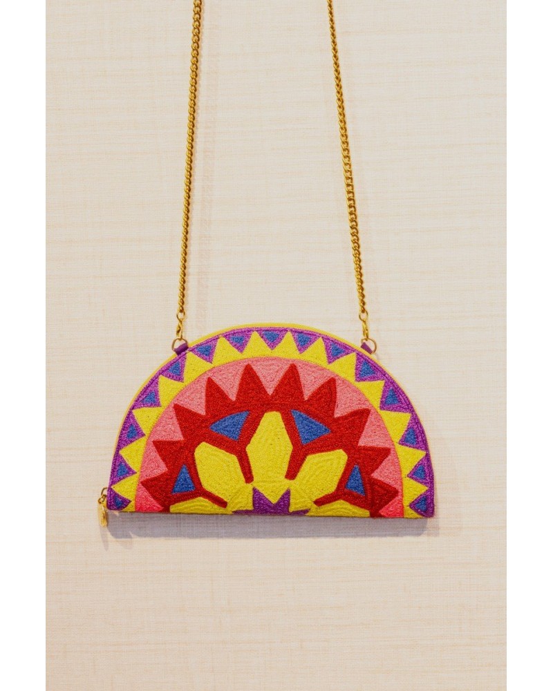 BOLSO MEDIA LUNA BORDADO DE LATIDO