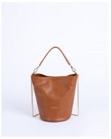 Bolso cubo piel camel de Piel de Mar
