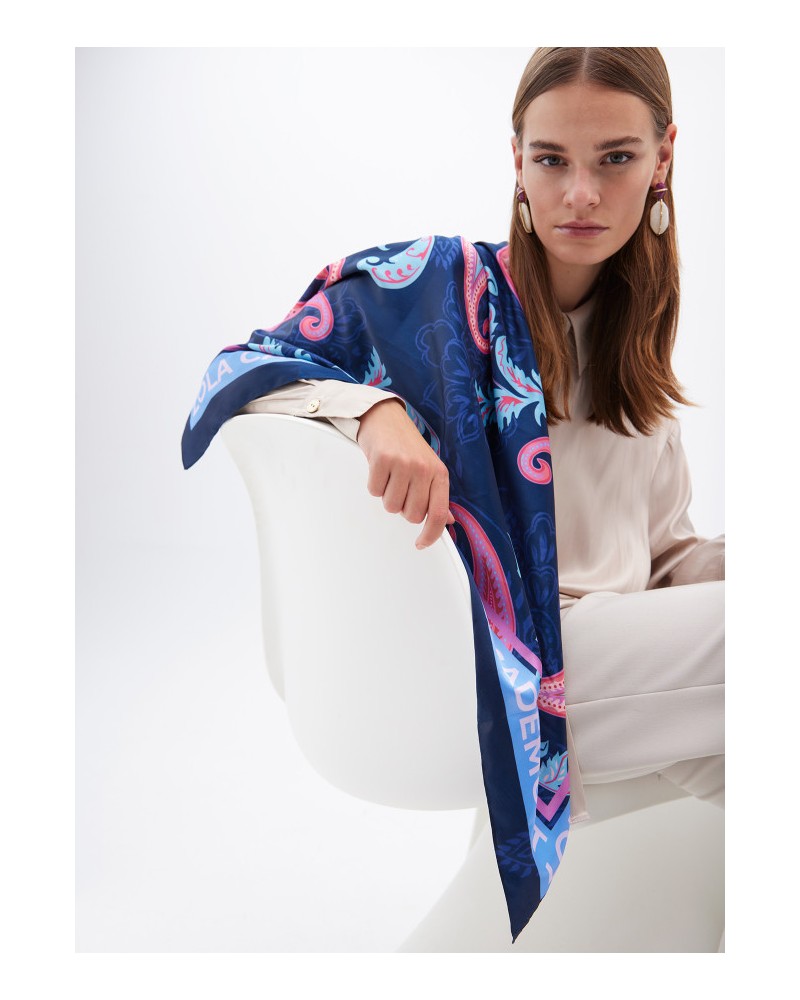 PAÑUELO ESTAMPADO PAISLEY DE LOLA CASADEMUNT