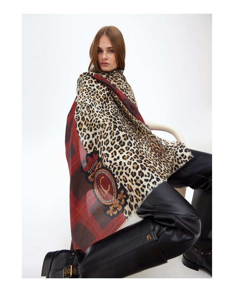FOULAR ANIMAL PRINT Y ESCUDO DE LOLA CASADEMUNT