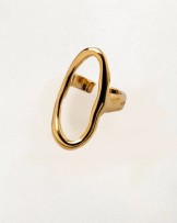 Anillo ovalado bañado en oro de Velatti