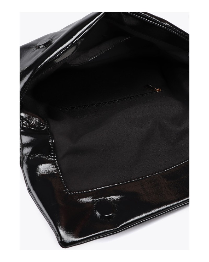 Cartera de mano negra de Lola Casademunt