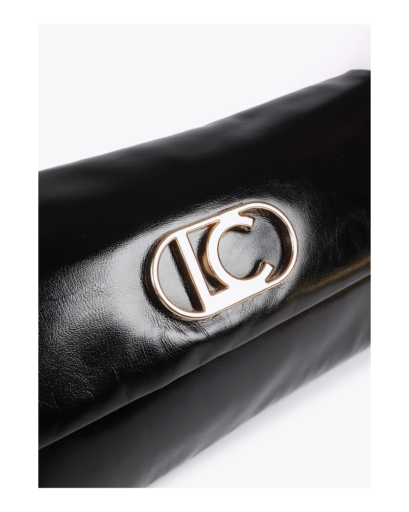Cartera de mano negra de Lola Casademunt