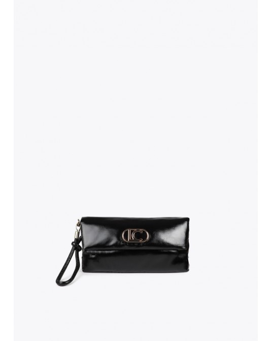 Cartera de mano negra de Lola Casademunt