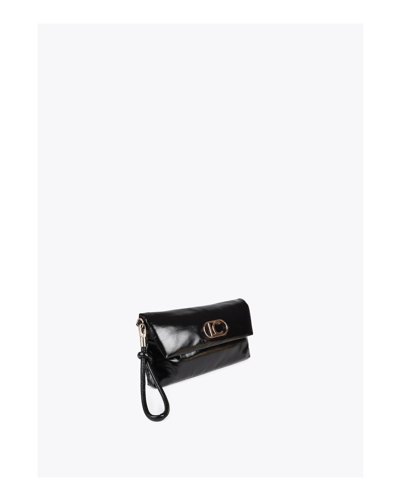 Cartera de mano negra de Lola Casademunt