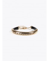 Pulsera tubo con logo troquelado de Lola Casademunt