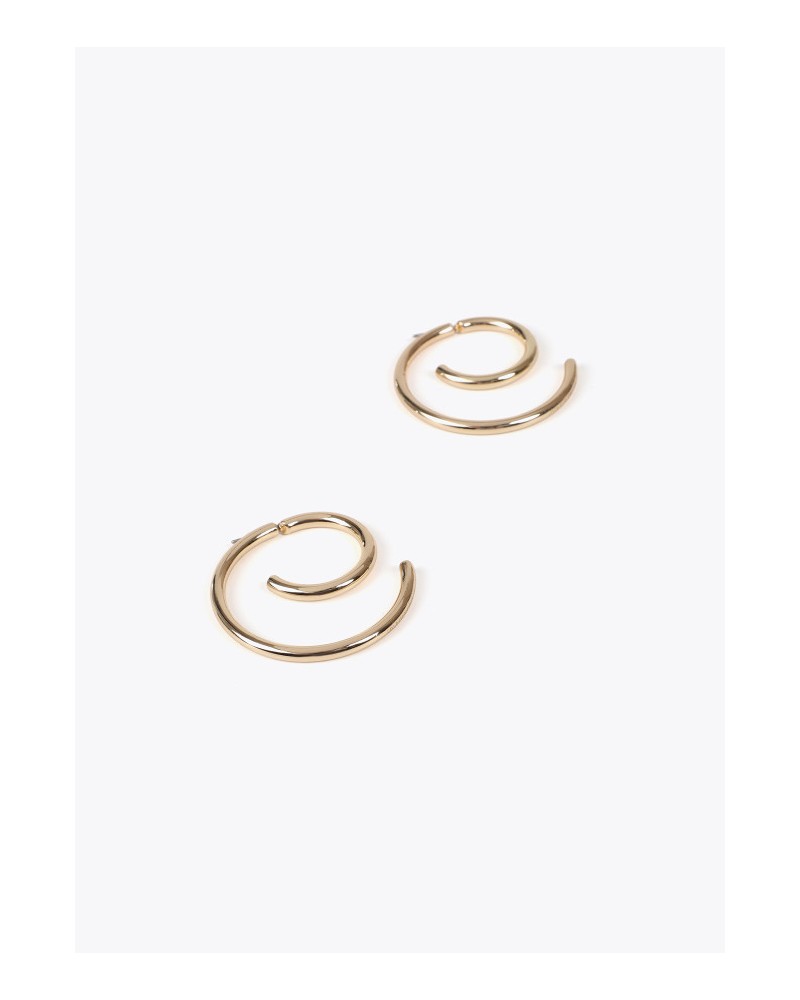 Pendientes espiral dorados de Lola Casademunt