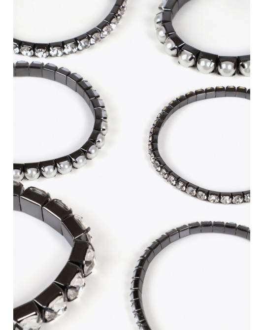 Pulseras elàsticas con perlas y cristales de Lola Casademunt