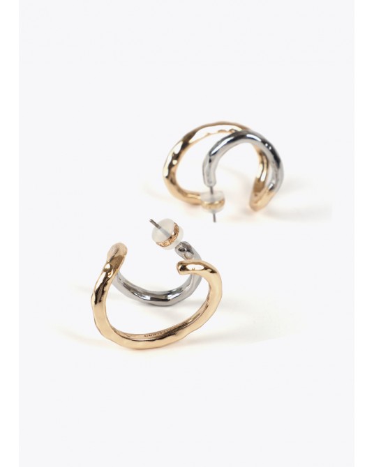 Pendientes efecto piercing bicolor de Lola Casademunt
