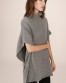 Poncho de punto de cuello alto de Grace and Mila