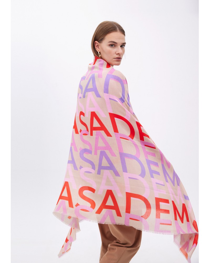 Foular logomania de Lola Casademunt