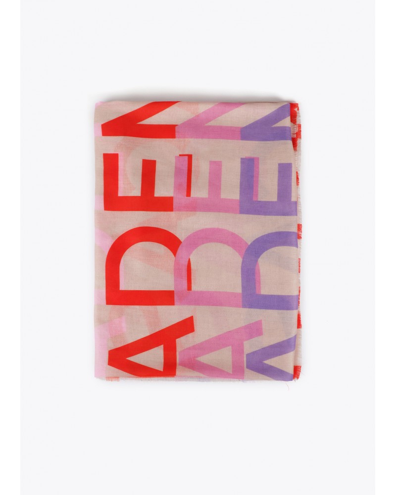 Foular logomania de Lola Casademunt