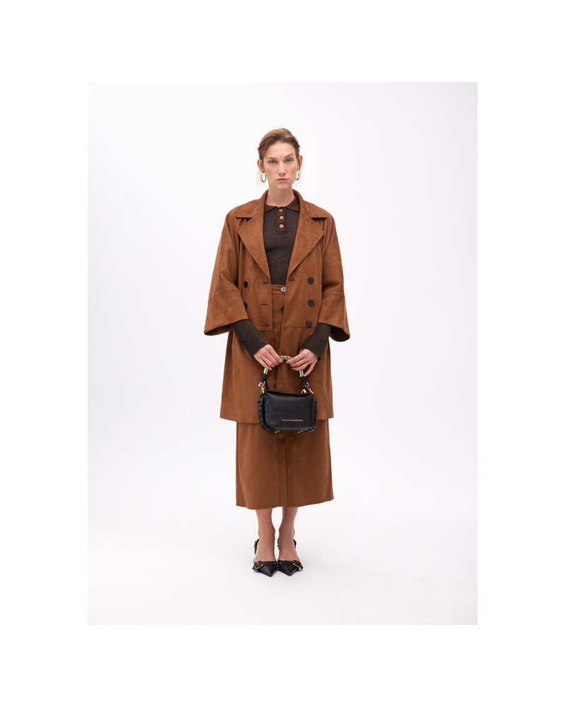 Bolso mini negro con asa dorada de Lola Casademunt