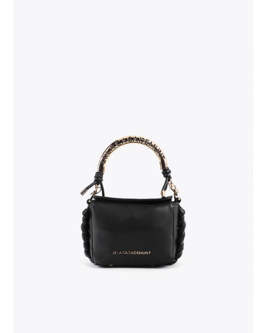 Bolso mini negro con asa dorada de Lola Casademunt