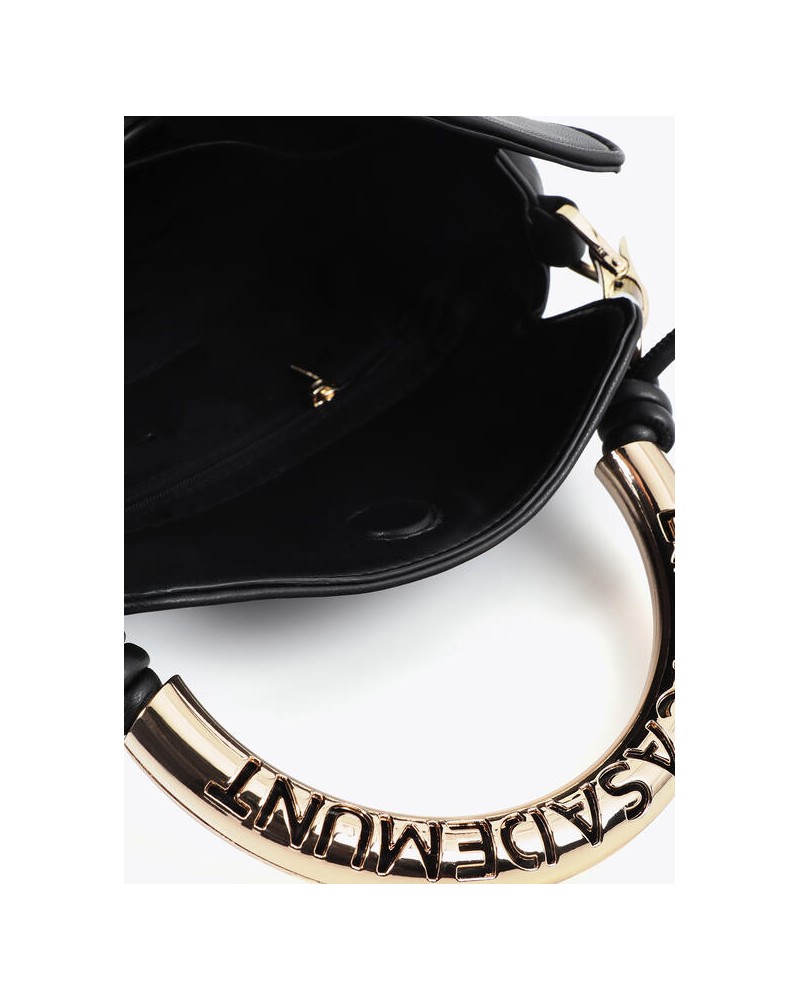 Bolso mini negro con asa dorada de Lola Casademunt