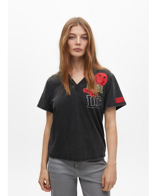 Camiseta con parches de Lola Casademunt