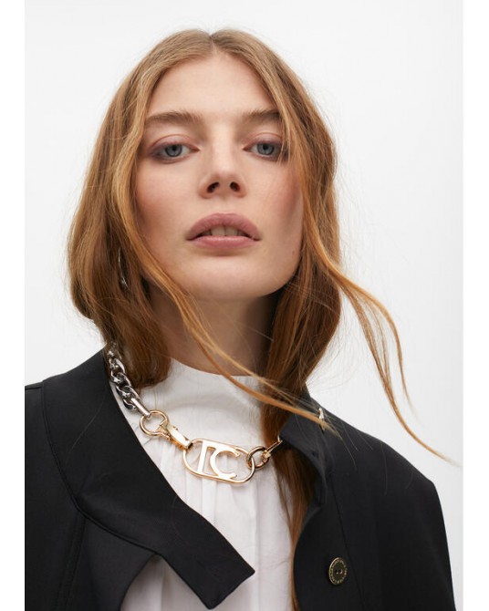 Chaqueta negra cintura ajustable de Lola Casademunt