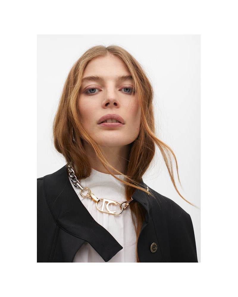 Chaqueta negra cintura ajustable de Lola Casademunt