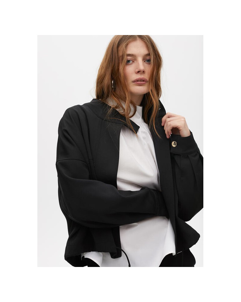 Chaqueta negra cintura ajustable de Lola Casademunt