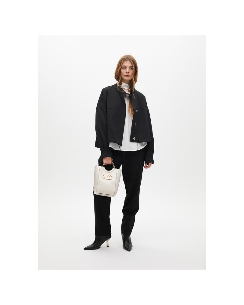 Chaqueta negra cintura ajustable de Lola Casademunt