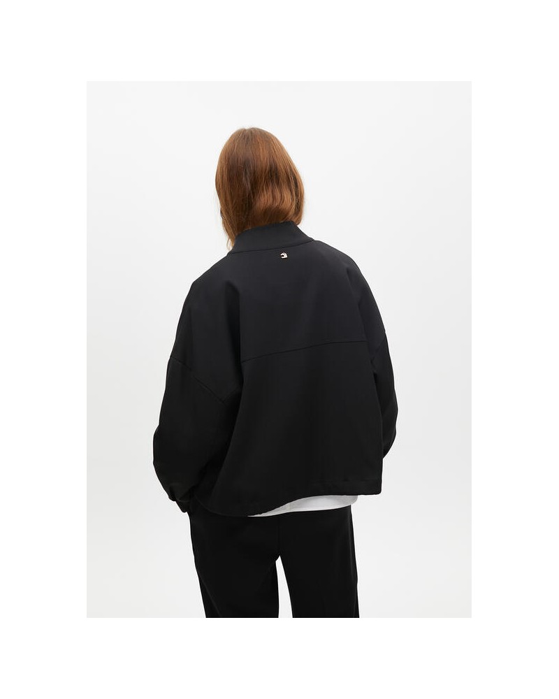 Chaqueta negra cintura ajustable de Lola Casademunt