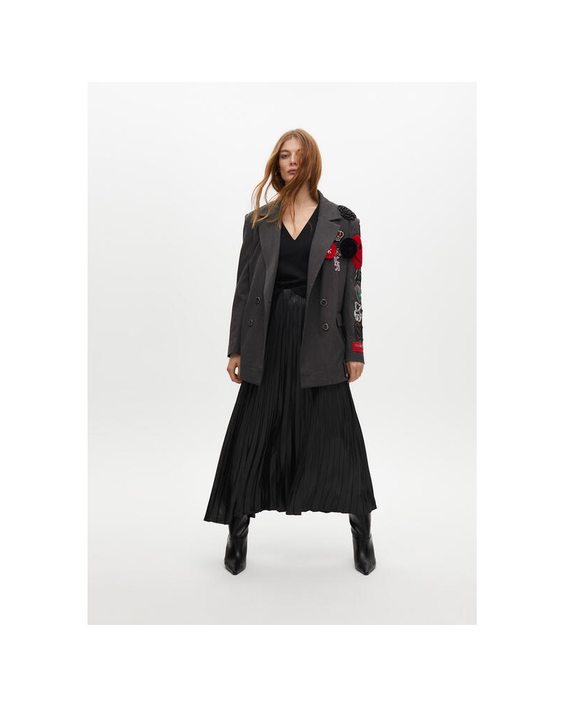 Americana con parches de Lola Casademunt