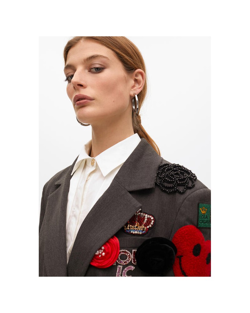 Americana con parches de Lola Casademunt