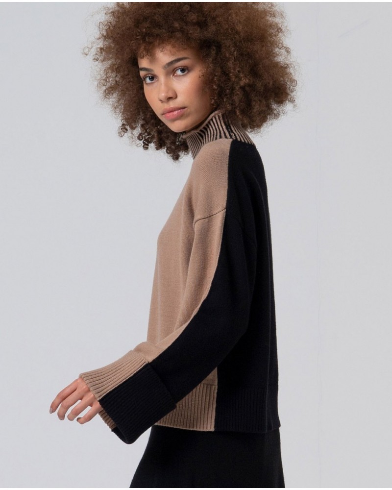 Jersey cuello alto beige de Surkana