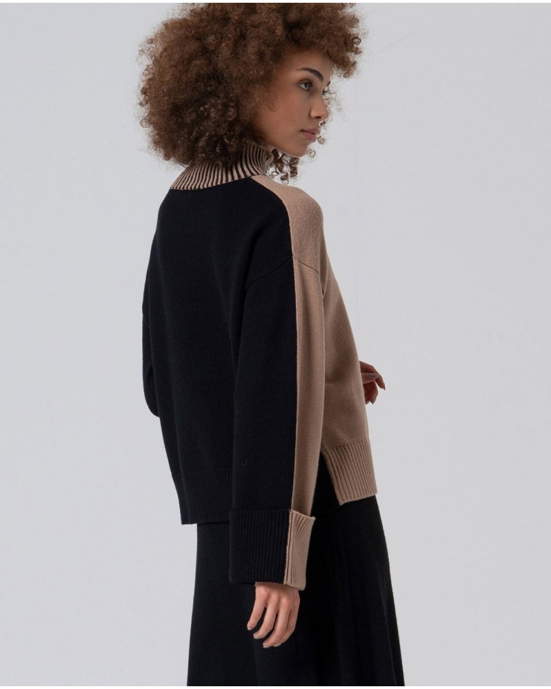 Jersey cuello alto beige de Surkana