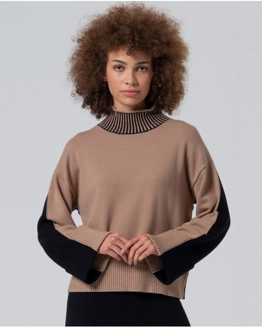 Jersey cuello alto beige de Surkana