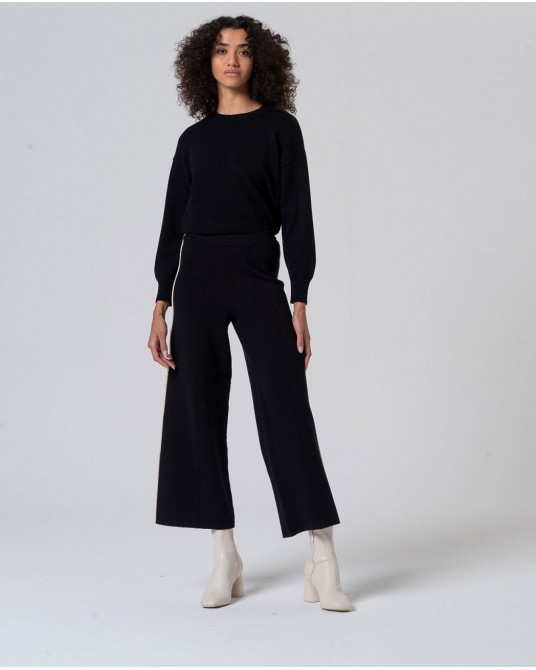 Pantalòn de punto negro con contraste de Surkana