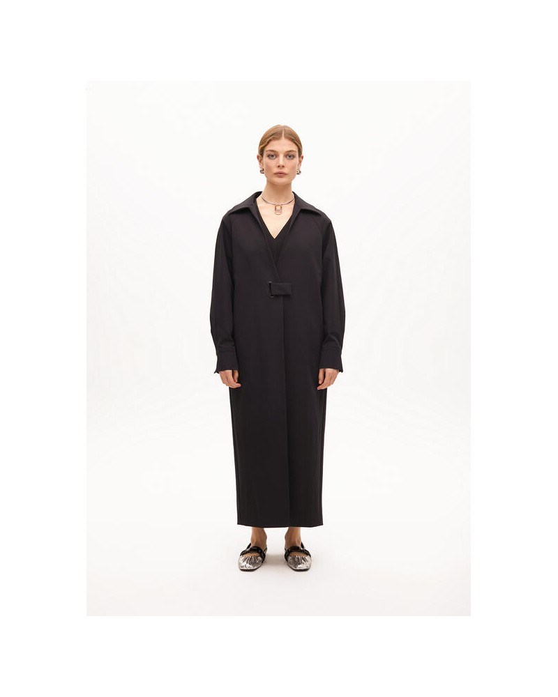 Trench con clinturòn azul marino de Lola Casademunt