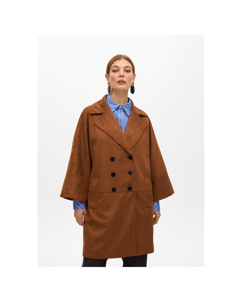 Chaqueta antelina oversize de Lola Casademunt