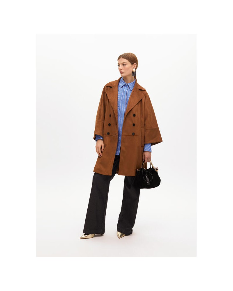 Chaqueta antelina oversize de Lola Casademunt