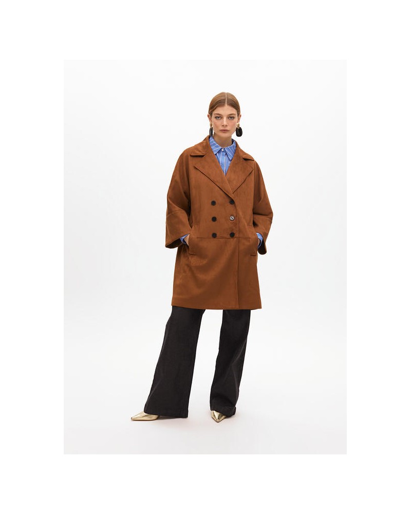 Chaqueta antelina oversize de Lola Casademunt