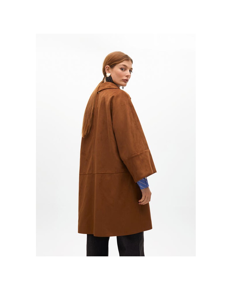 Chaqueta antelina oversize de Lola Casademunt