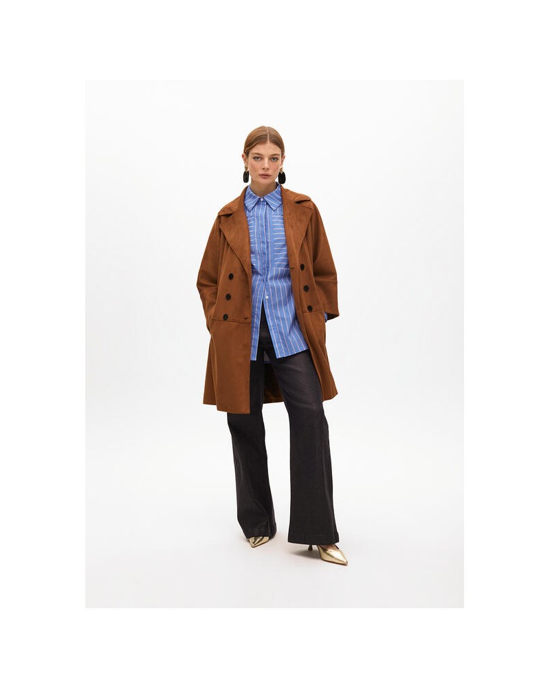 Chaqueta antelina oversize de Lola Casademunt