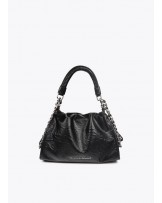 Bolso negro arrugado de Lola Casademunt